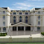 Maya World Imperial غويْنوك