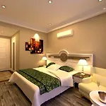 Maya World Imperial 4*