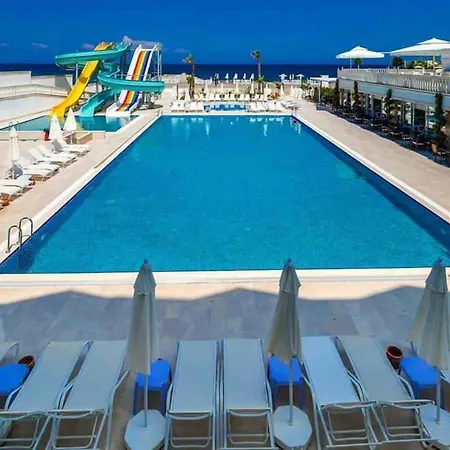 מלון Maya World Imperial 4*