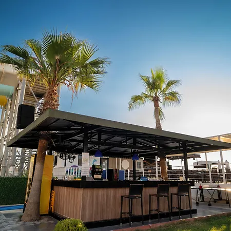 Maya World Imperial 4*