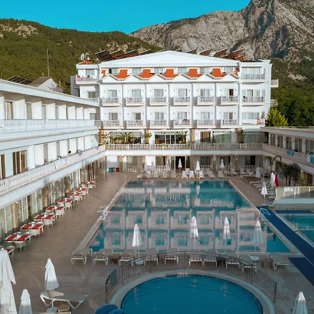 Maya World Imperial 4*