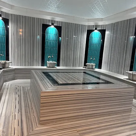 מלון Maya World Imperial 4*