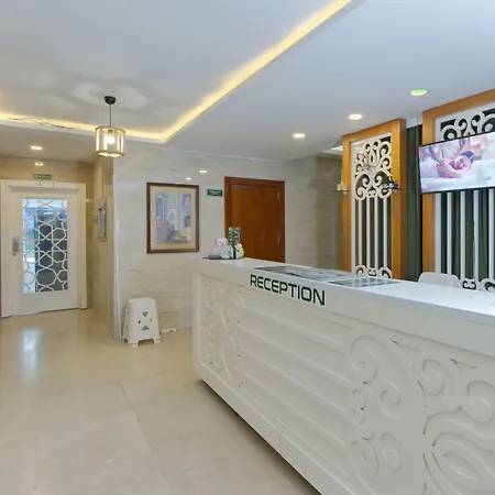 Maya World Imperial 4*