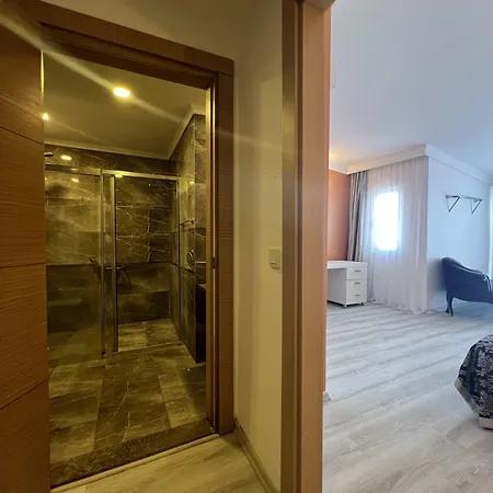 מלון Maya World Imperial 4*