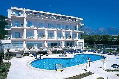 Maya World Imperial ホテル 4*
