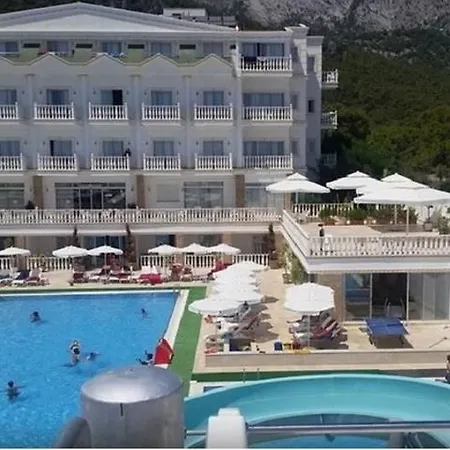 Maya World Imperial 4*