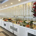 Maya World Imperial 4* גוינוק