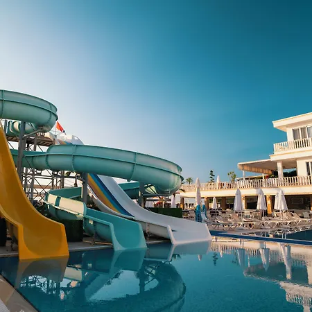 Maya World Imperial 4*