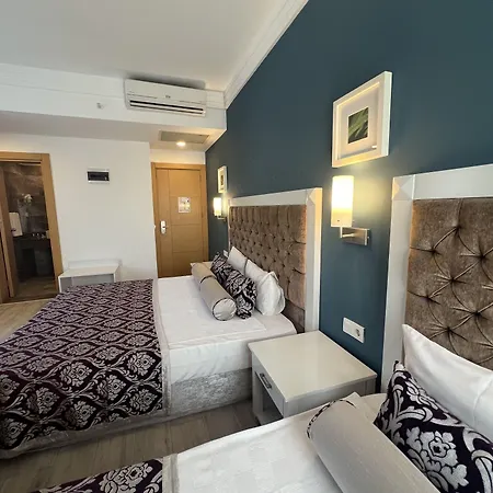 Maya World Imperial 4*